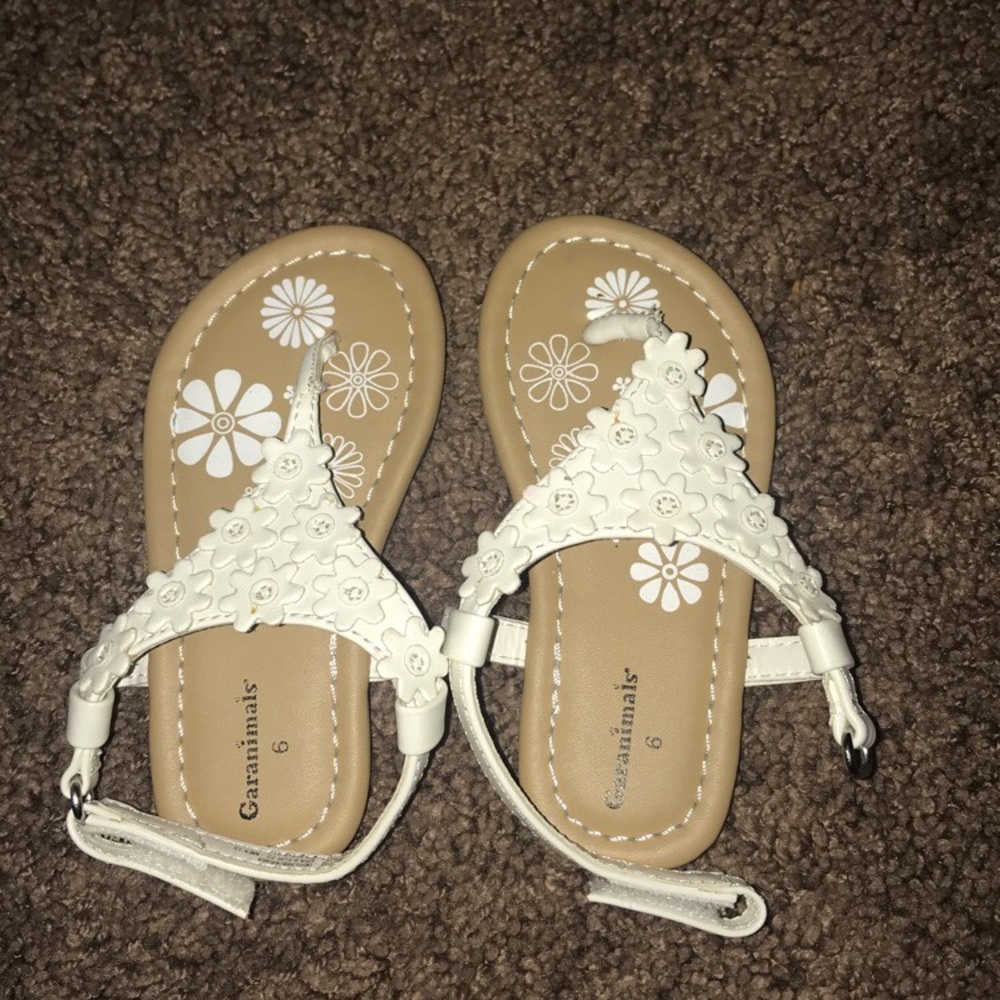 Garanimals sandals size 6